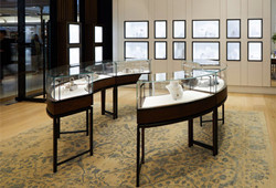 奢侈品�Ｙu店弧形玻璃展柜